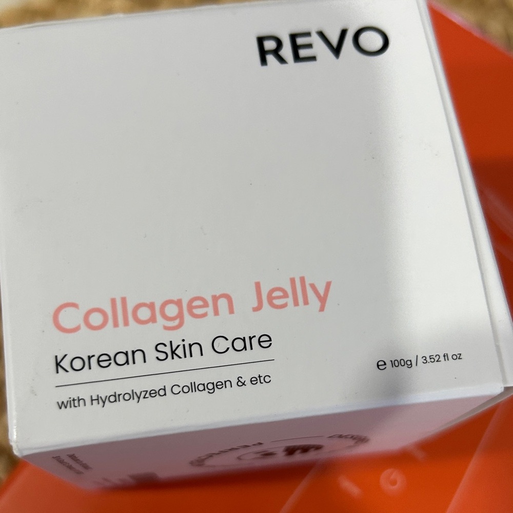 Revo GenieFace & Neck Tightening Device — new with collagen jelly both knew - Picture 2 of 2